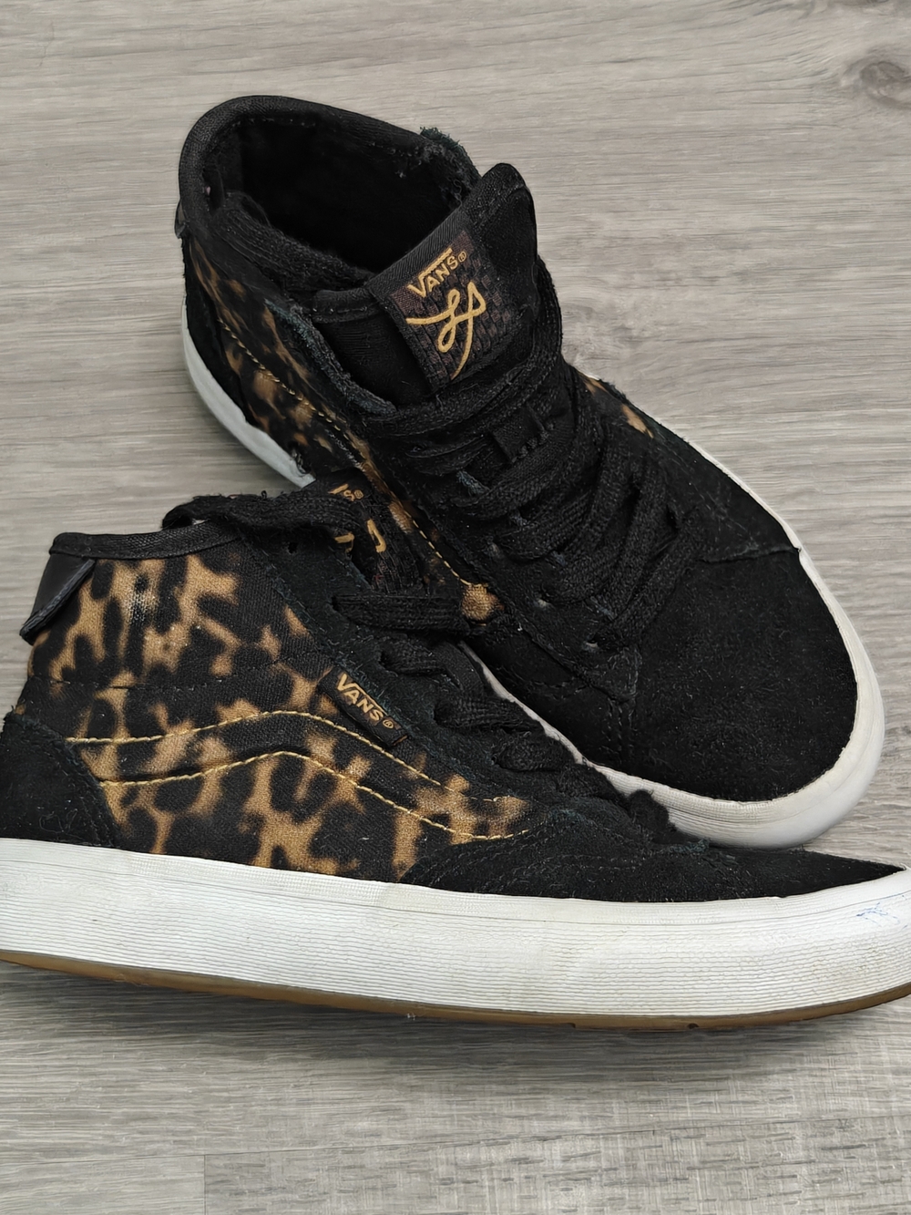 Vans Girls High-Top Leopard Sneakers